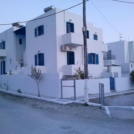 Eleni Apartments Adamantas  Екстериор снимка
