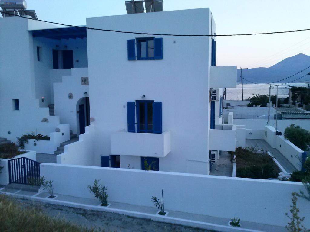 Eleni Apartments Adamantas  Екстериор снимка