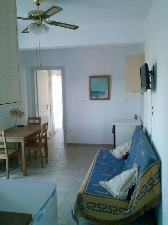 Eleni Apartments Adamantas  Стая снимка