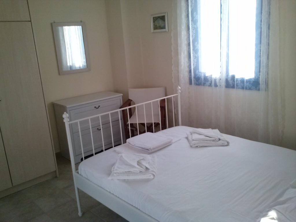 Eleni Apartments Adamantas  Стая снимка