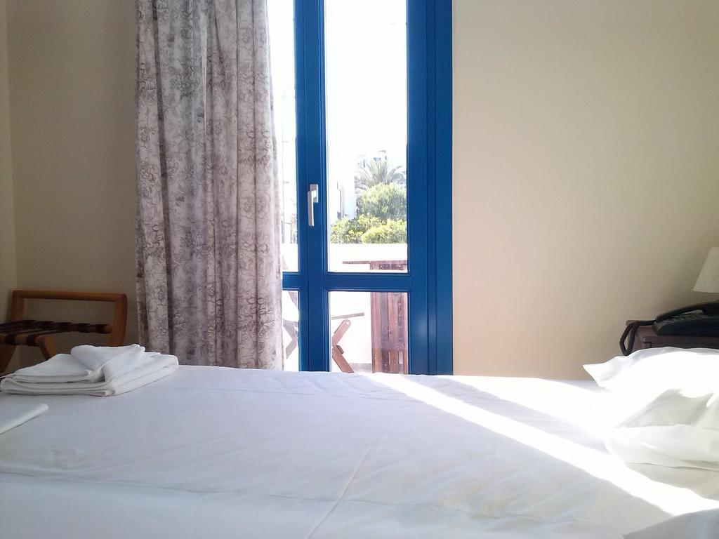 Eleni Apartments Adamantas  Стая снимка