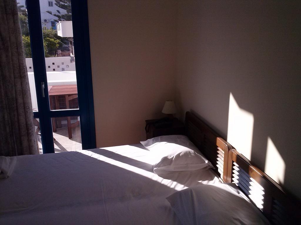 Eleni Apartments Adamantas  Стая снимка