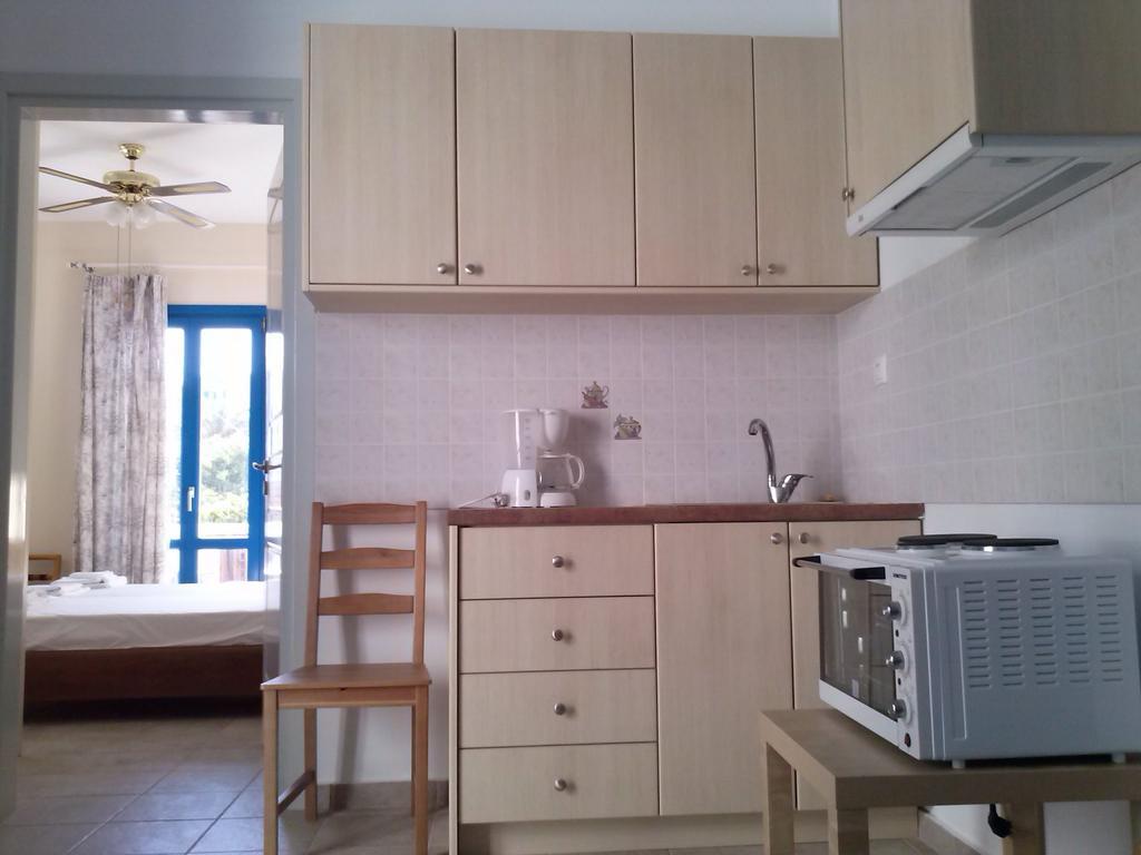 Eleni Apartments Adamantas  Стая снимка