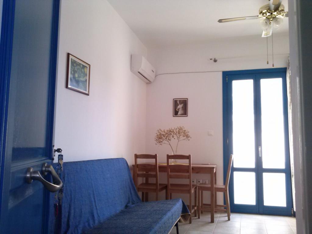 Eleni Apartments Adamantas  Стая снимка