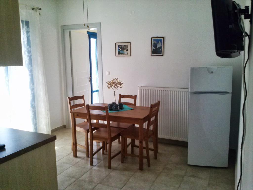 Eleni Apartments Adamantas  Стая снимка